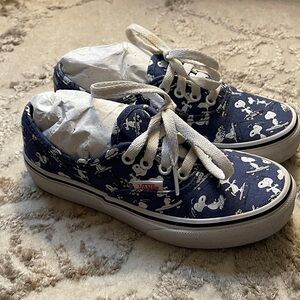Vans Kids size 1.5 Navy Snoopy skateboard Sneakers